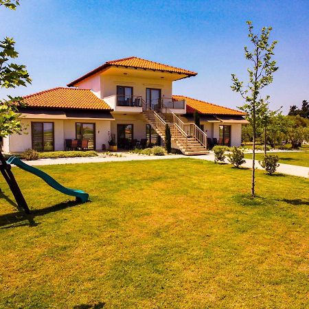 נאה פוטידאה Varkes Suites 1 מראה חיצוני תמונה