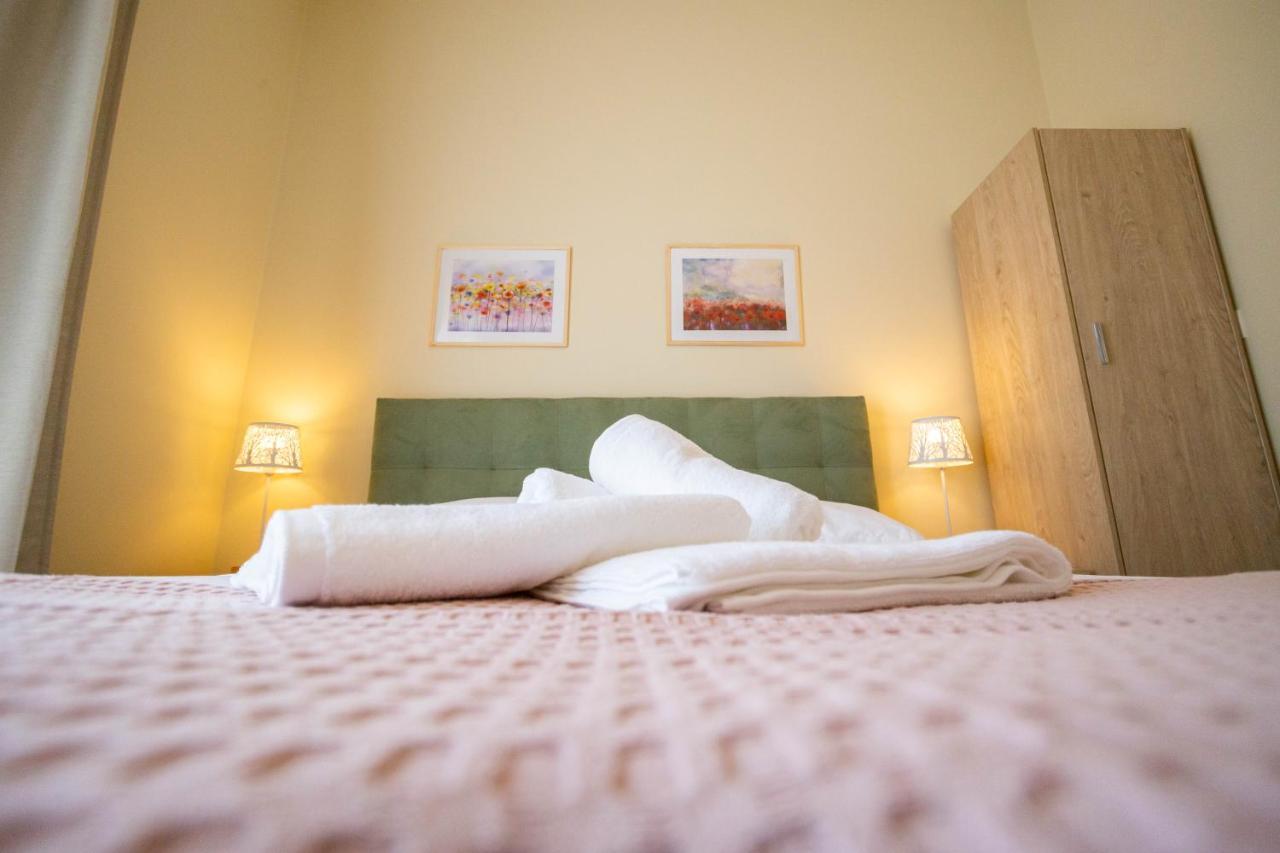 נאה פוטידאה Varkes Suites 1 מראה חיצוני תמונה