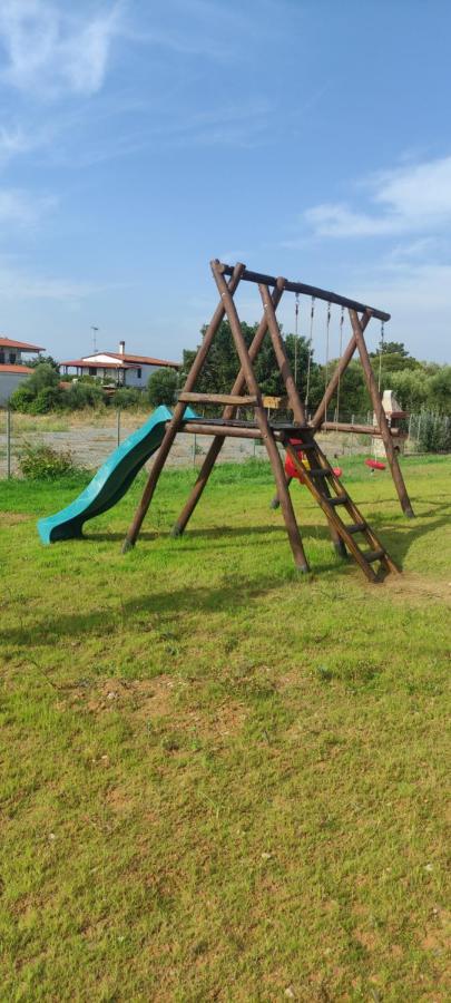 נאה פוטידאה Varkes Suites 1 מראה חיצוני תמונה