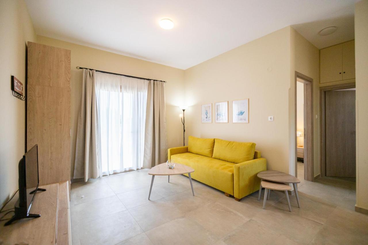 נאה פוטידאה Varkes Suites 1 מראה חיצוני תמונה