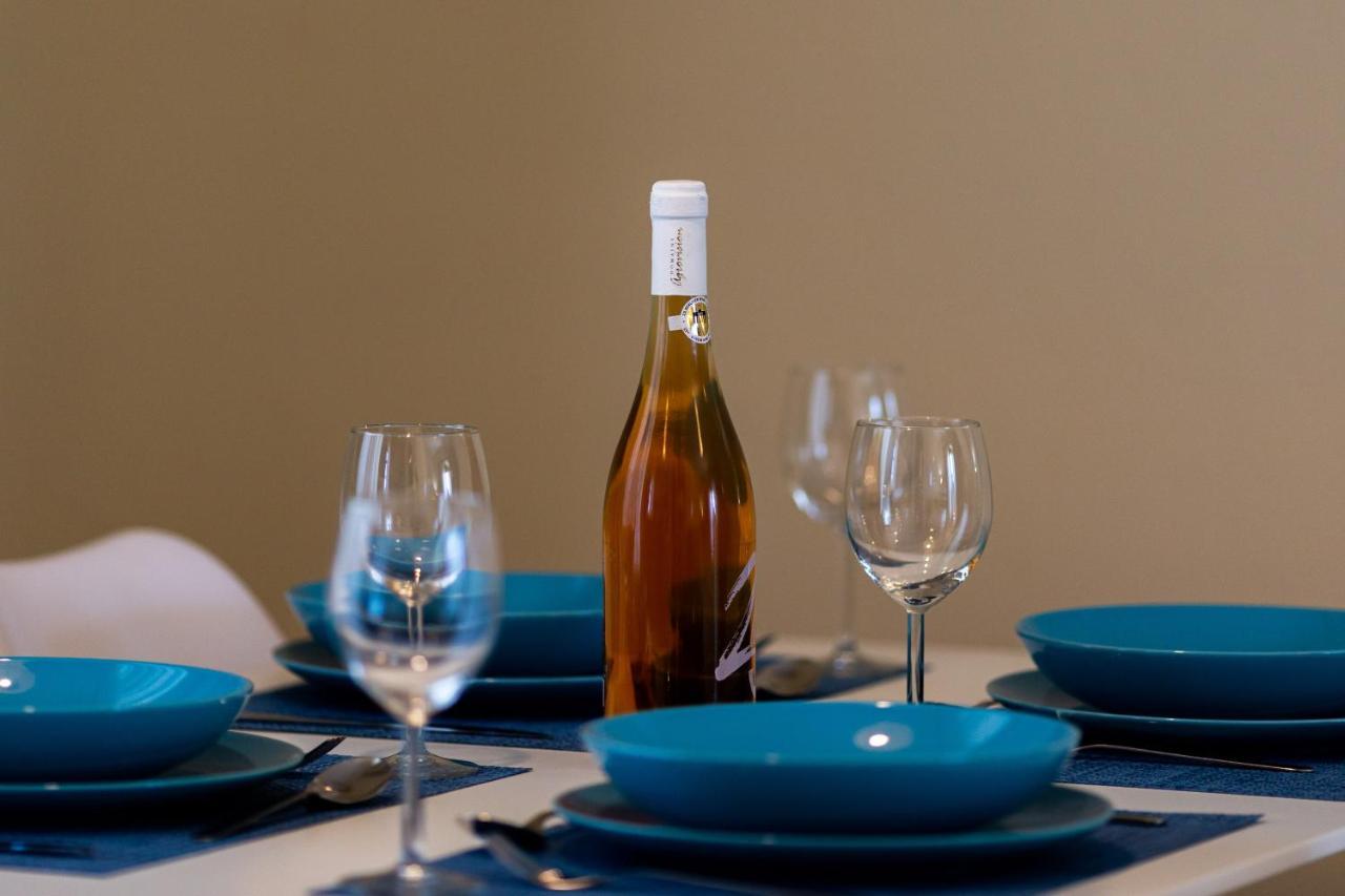 נאה פוטידאה Varkes Suites 1 מראה חיצוני תמונה