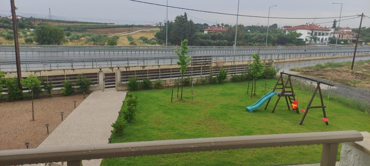 נאה פוטידאה Varkes Suites 1 מראה חיצוני תמונה